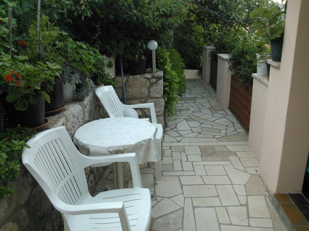 Apartments Anica Sobra Bagian luar foto