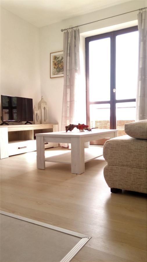 Apartments Anica Sobra Bagian luar foto