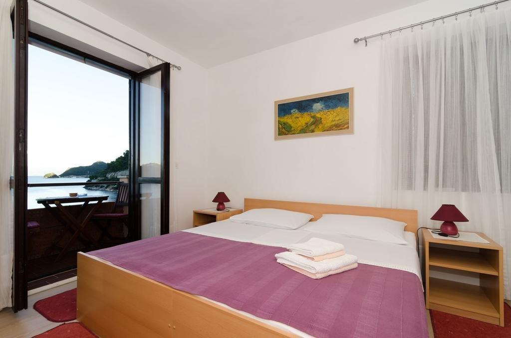 Apartments Anica Sobra Bagian luar foto