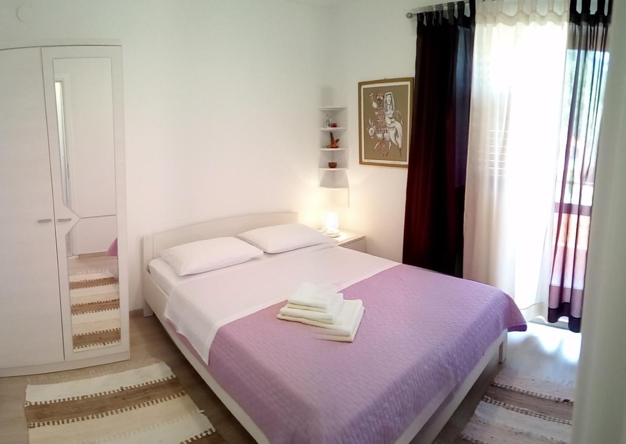 Apartments Anica Sobra Bagian luar foto