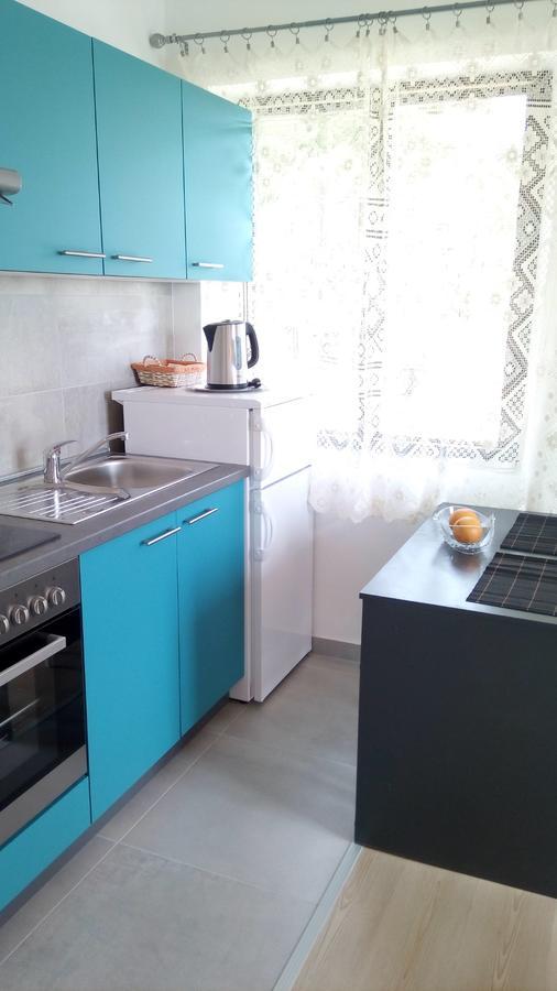 Apartments Anica Sobra Bagian luar foto