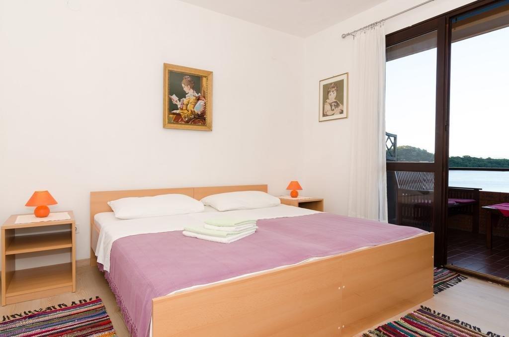 Apartments Anica Sobra Bagian luar foto