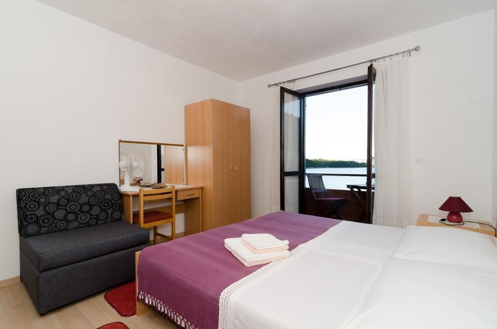 Apartments Anica Sobra Bagian luar foto